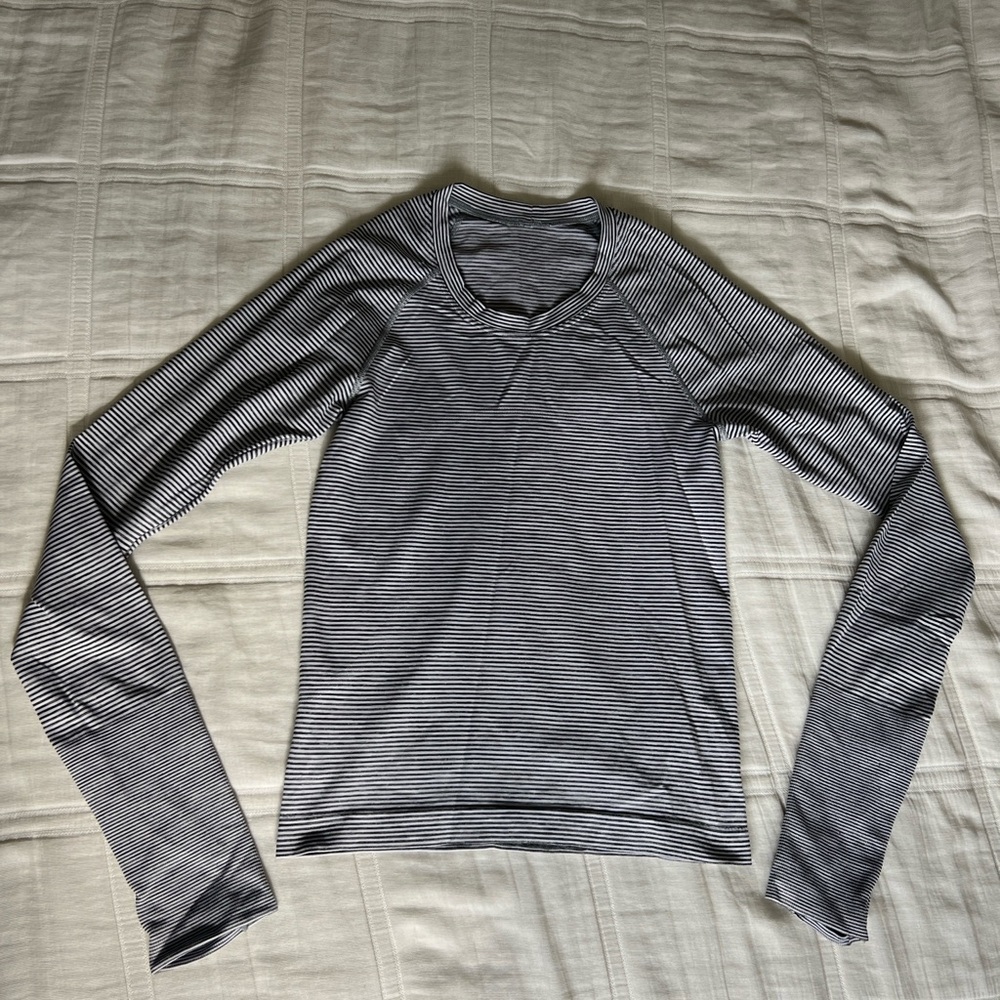 Lululemon Swiftly Tech Long-Sleeve Shirt 2.0 Waist Length